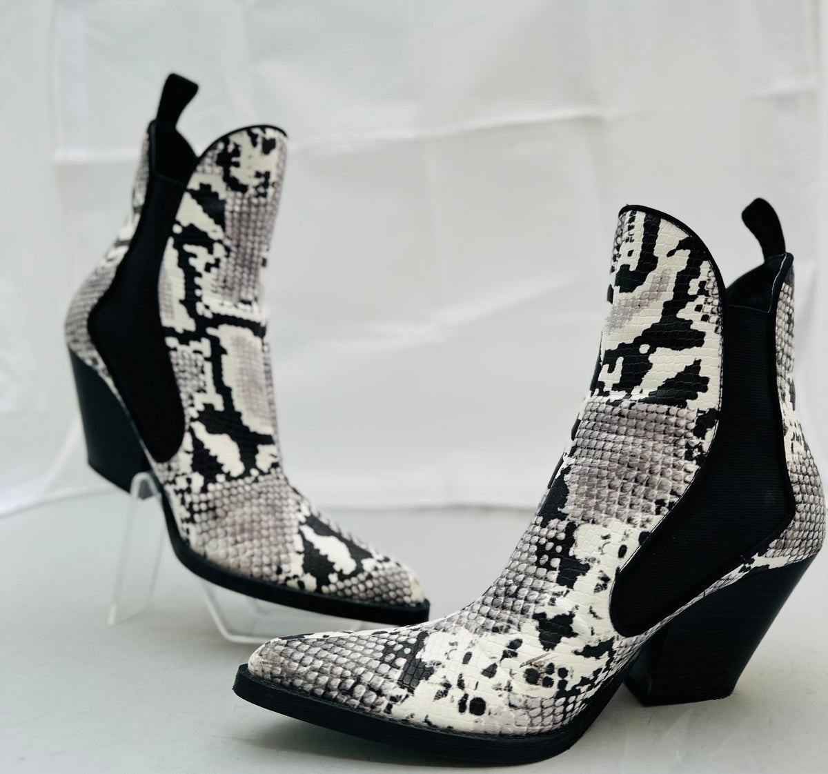 Zara snakeskin fashion cowboy boots