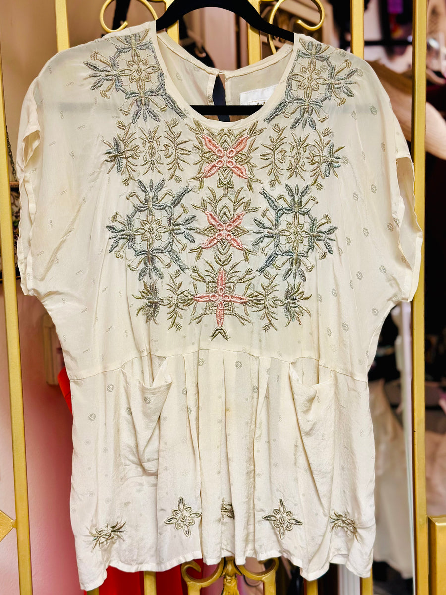 Johnny Was Biya 100% silk Cream Embroidered Floral Cap sleeve 