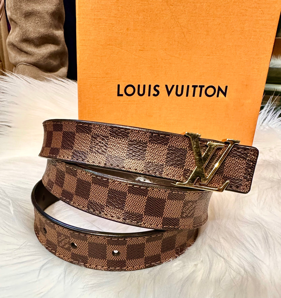 Louis Vuitton Belt Brown Leather w/Gold Logo (preowned) – Majolie