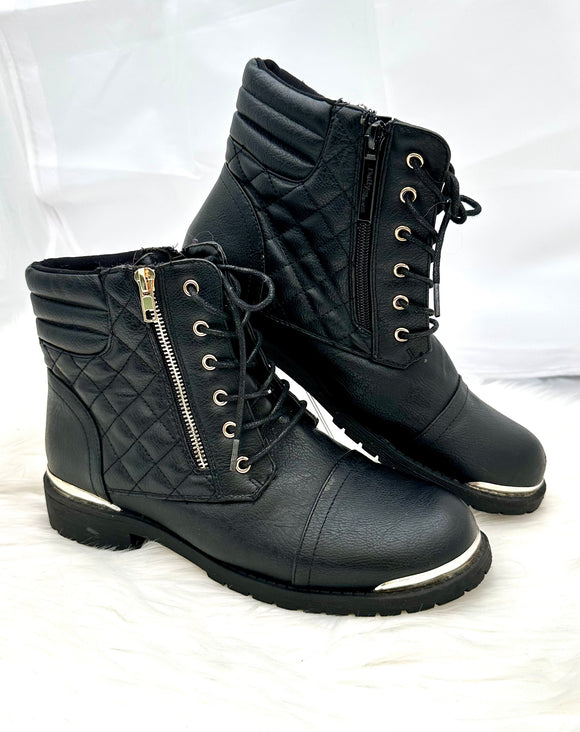 DAILY SHOES WOMENS BOOTS size 9 pre-owned