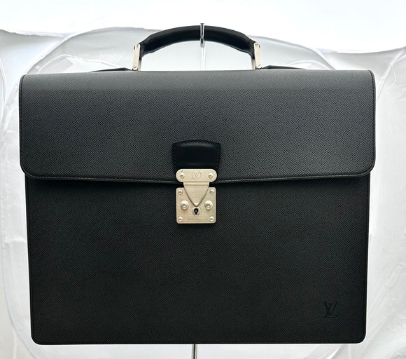 LOUIS VUITTON AUTHENTIC ROBUST BRIEFCASE IN BLACK TAIGA LEATHER (preowned)