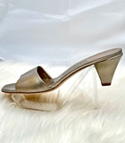 SALVATORE FERRAGAMO
Women's Silver
Leather Sandals Slides 7.5 (preowned)