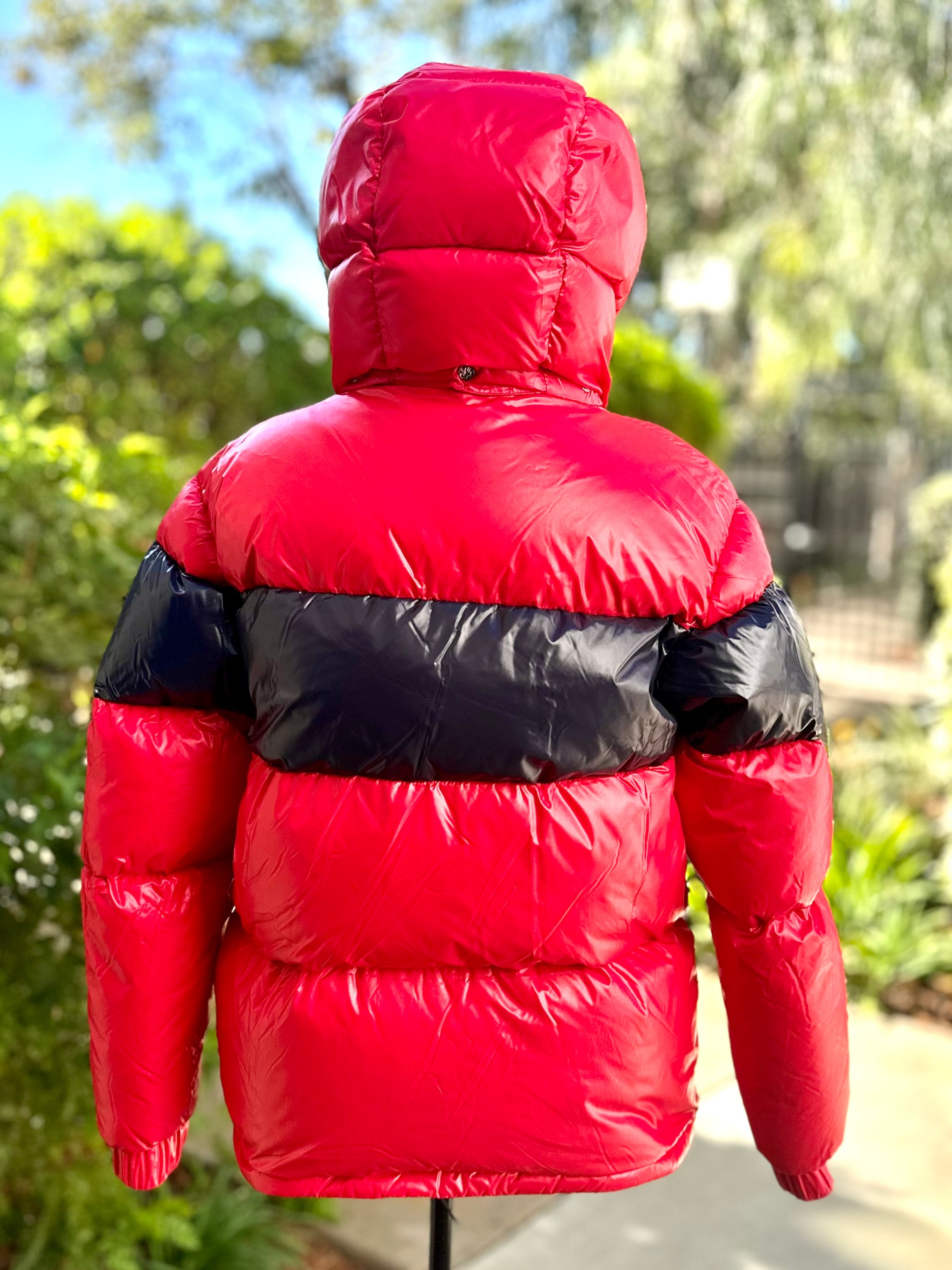 Authentic Moncler Gary red quilted down hooded jacket - Size M