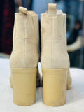 STEVE MADDEN TAN SUEDE BOOTS size 7.5 M ( preowned)