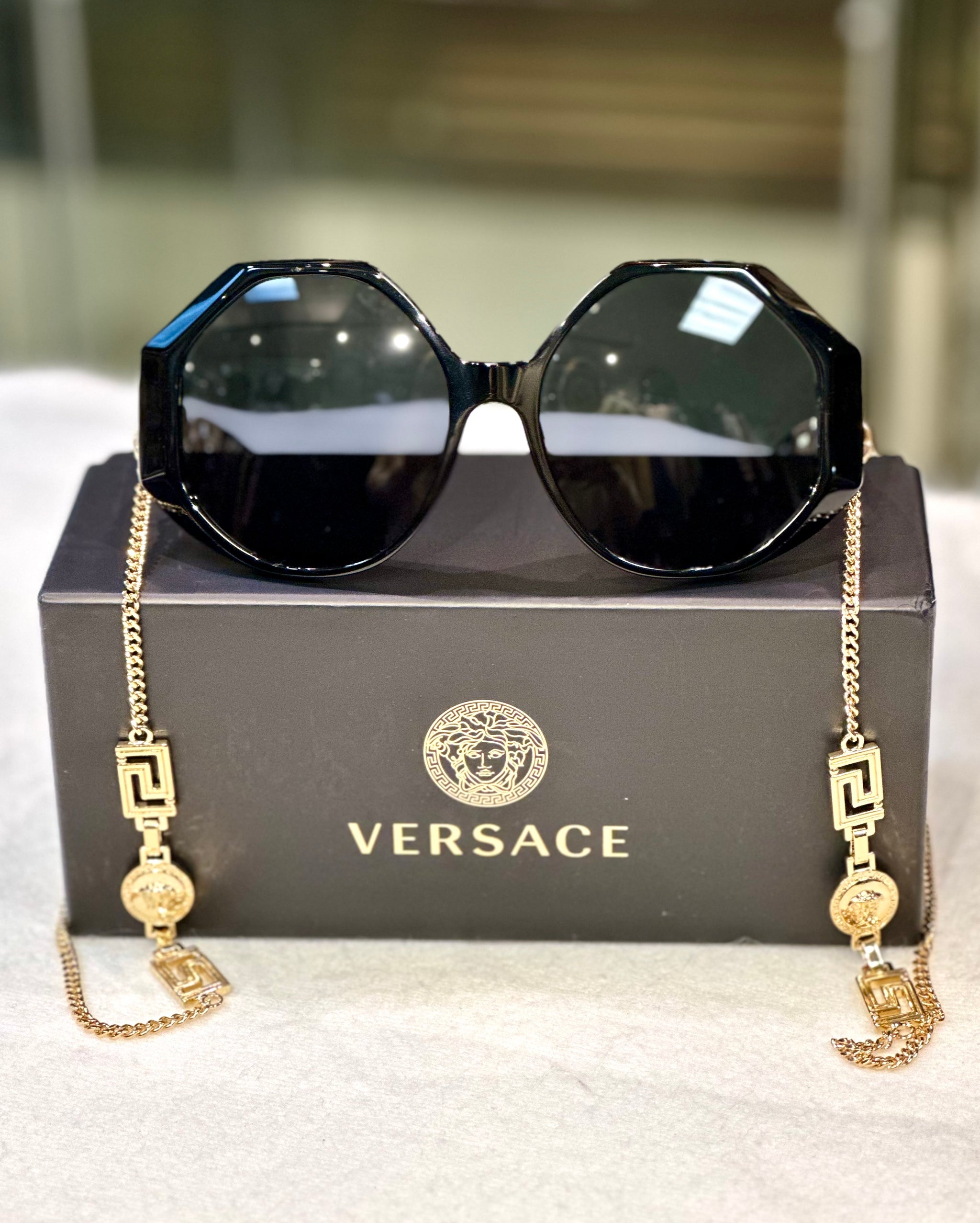 Dolce & Gabbana round mirrored glitter silver Dolce&Gabbana Round Mirrored Sunglasses for Women for sale  main image 3