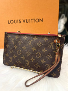 LOUIS VUITTON WRISTLET WALLET (preowned)