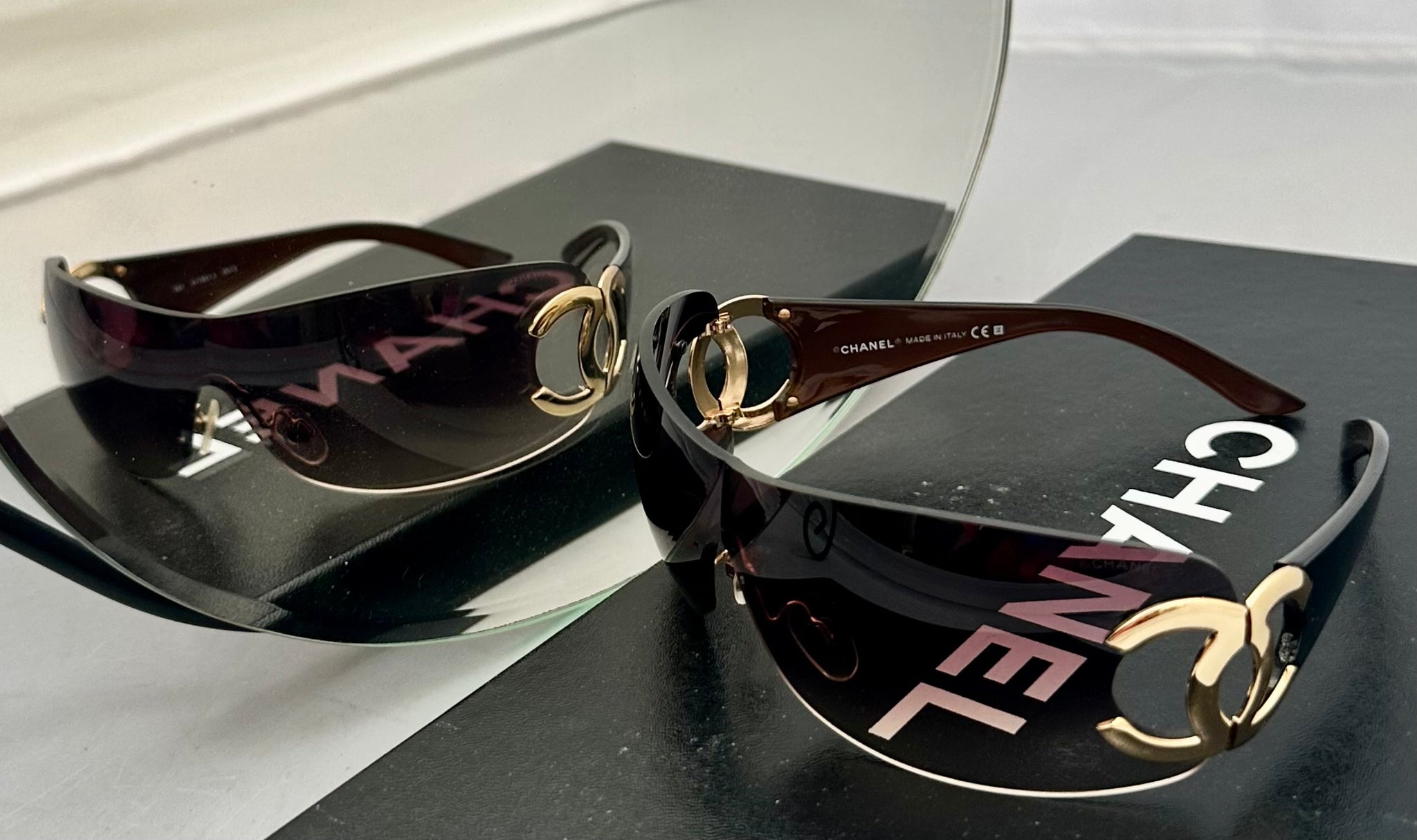 CHANEL SUNGLASSES (preowned) – Majolie Designs display picture 3