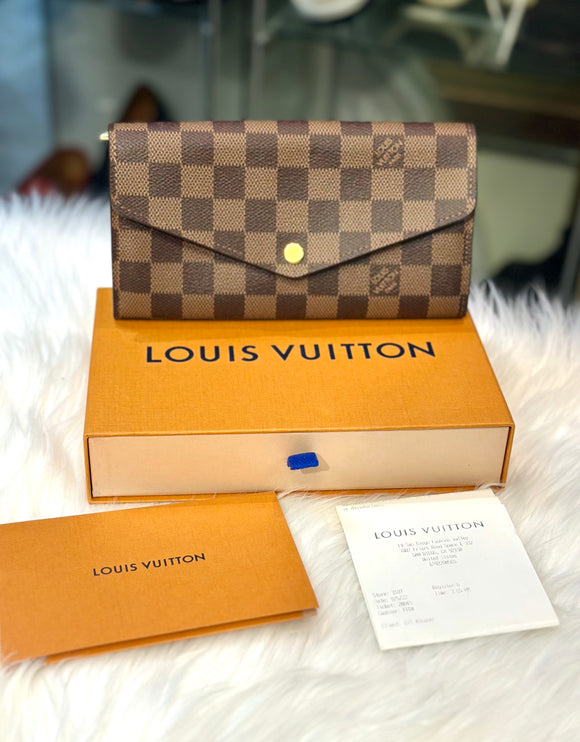 Authentic Louis Vuitton Sarah Wallet like New !! (Preowned)