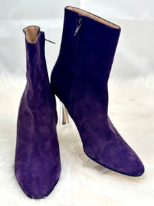 Authentic Manolo Blahnik Purple Suede Boots size 37 (preowned)