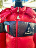 Authentic Moncler Gary red quilted down hooded jacket - Size M (preowned)