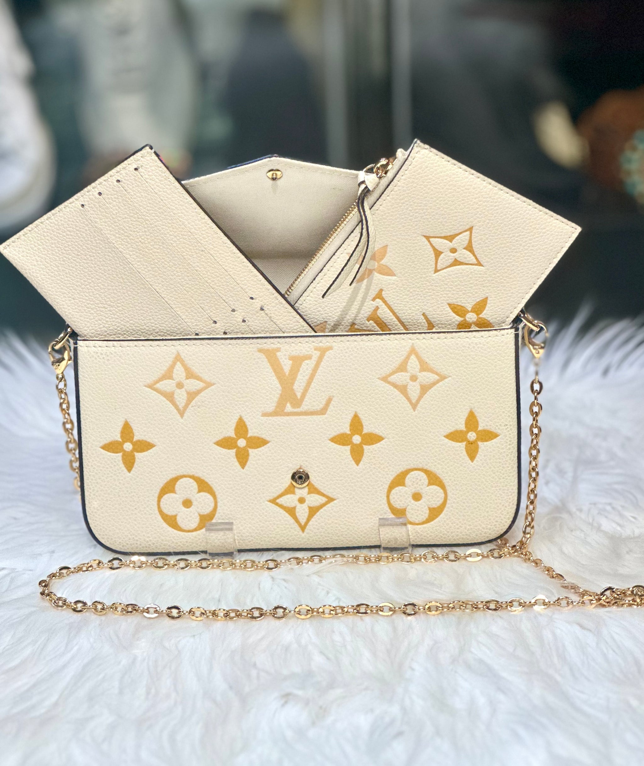 Louis Vuitton Cream and Gold Clutch with Monogram Design – Majolie