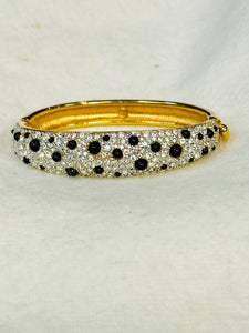 Swarovski Crystal
Gold Tone Hinged Bangle Bracelet (preowned)