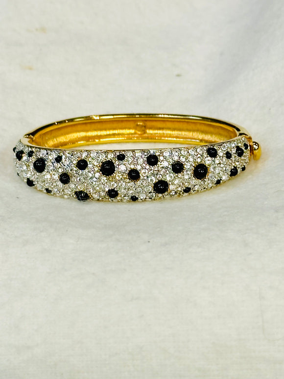 Swarovski Crystal
Gold Tone Hinged Bangle Bracelet (preowned)