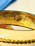 ELEGANT ST. JOHN GLOSSY CREAM ENAMEL GOLD-TONE ROPE DESIGN CUFF HINGED BRACELET (preowned)