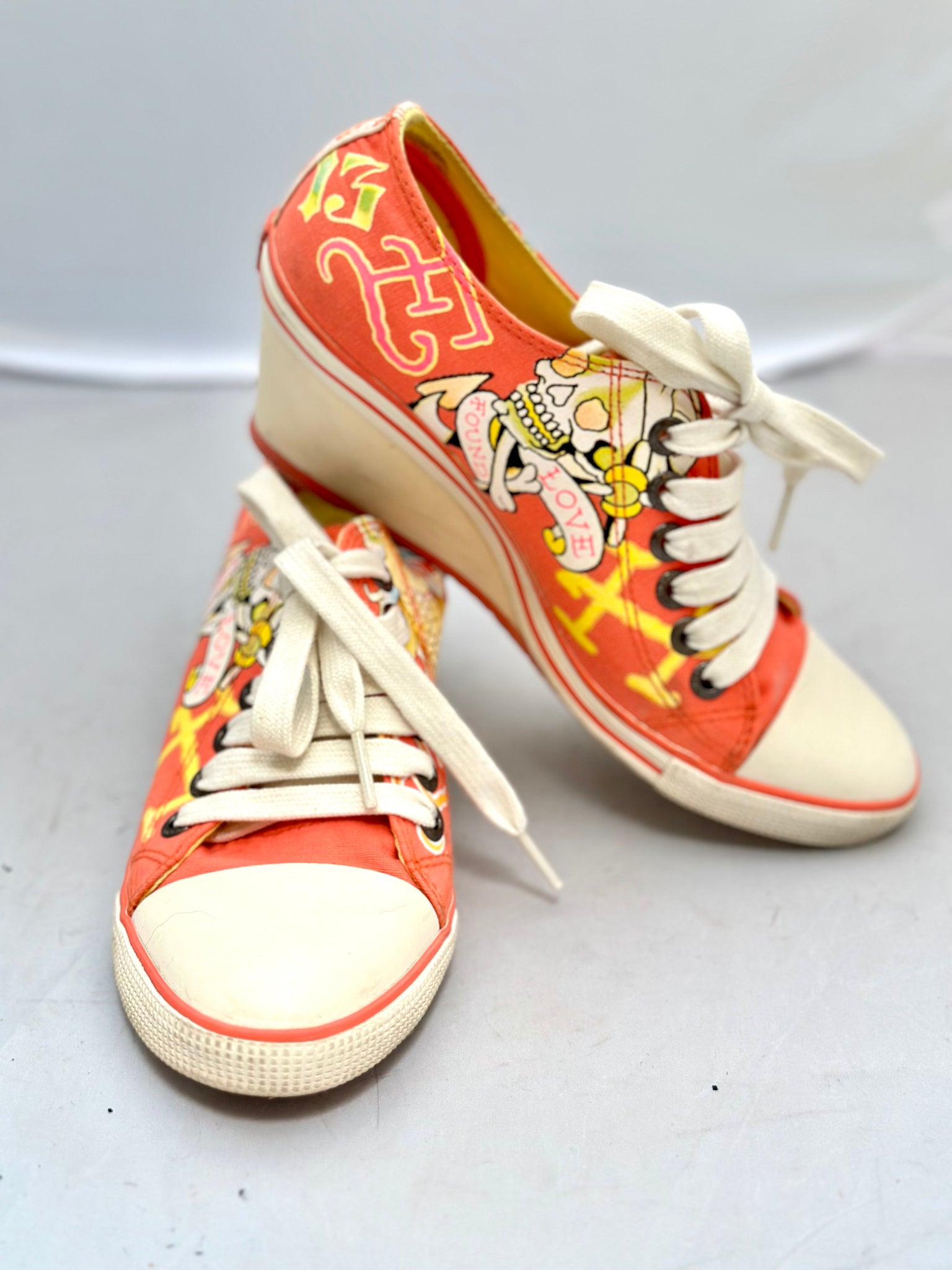 ED HARDY DESIGNS tennis shoes size 6 PREOWNED Majolie Designs