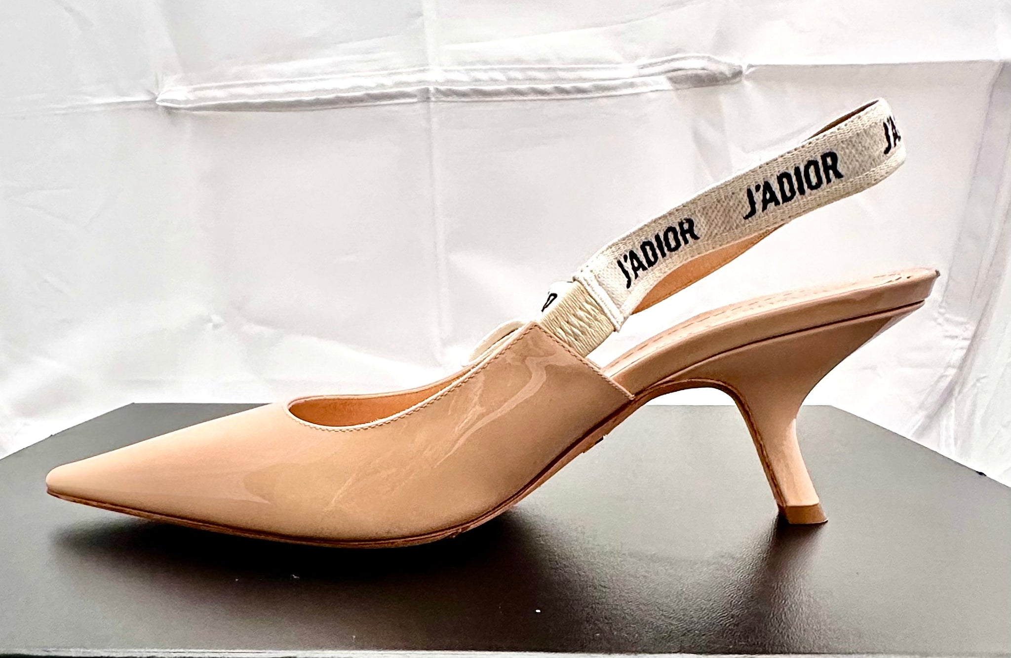 CHRISTIAN DIOR J'ADIOR BEIGE PATENT CALF & RIBBON KITTEN HEEL
