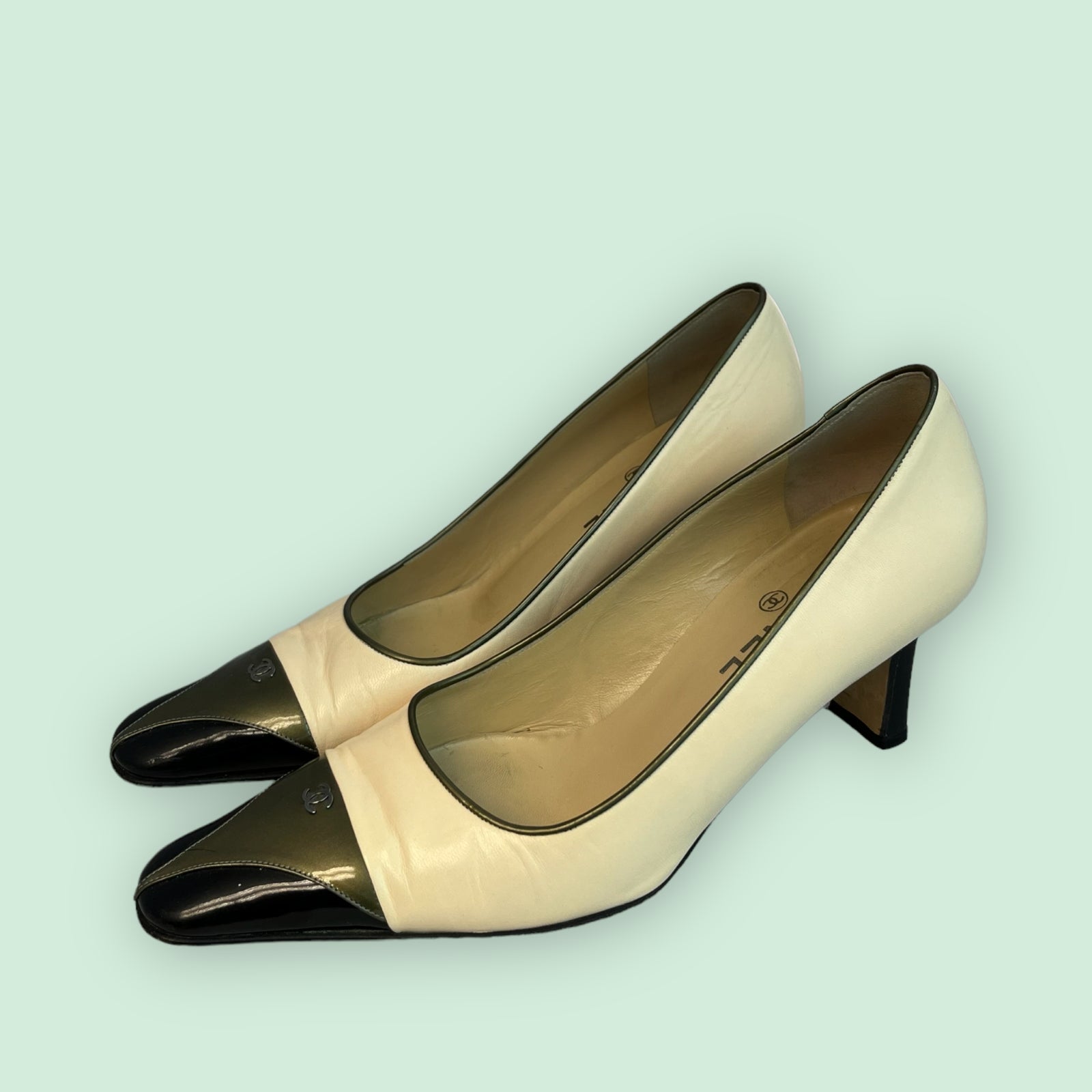 Chanel Leather Beige and Black Shoes / size 38 (PREOWNED) – Majolie Designs